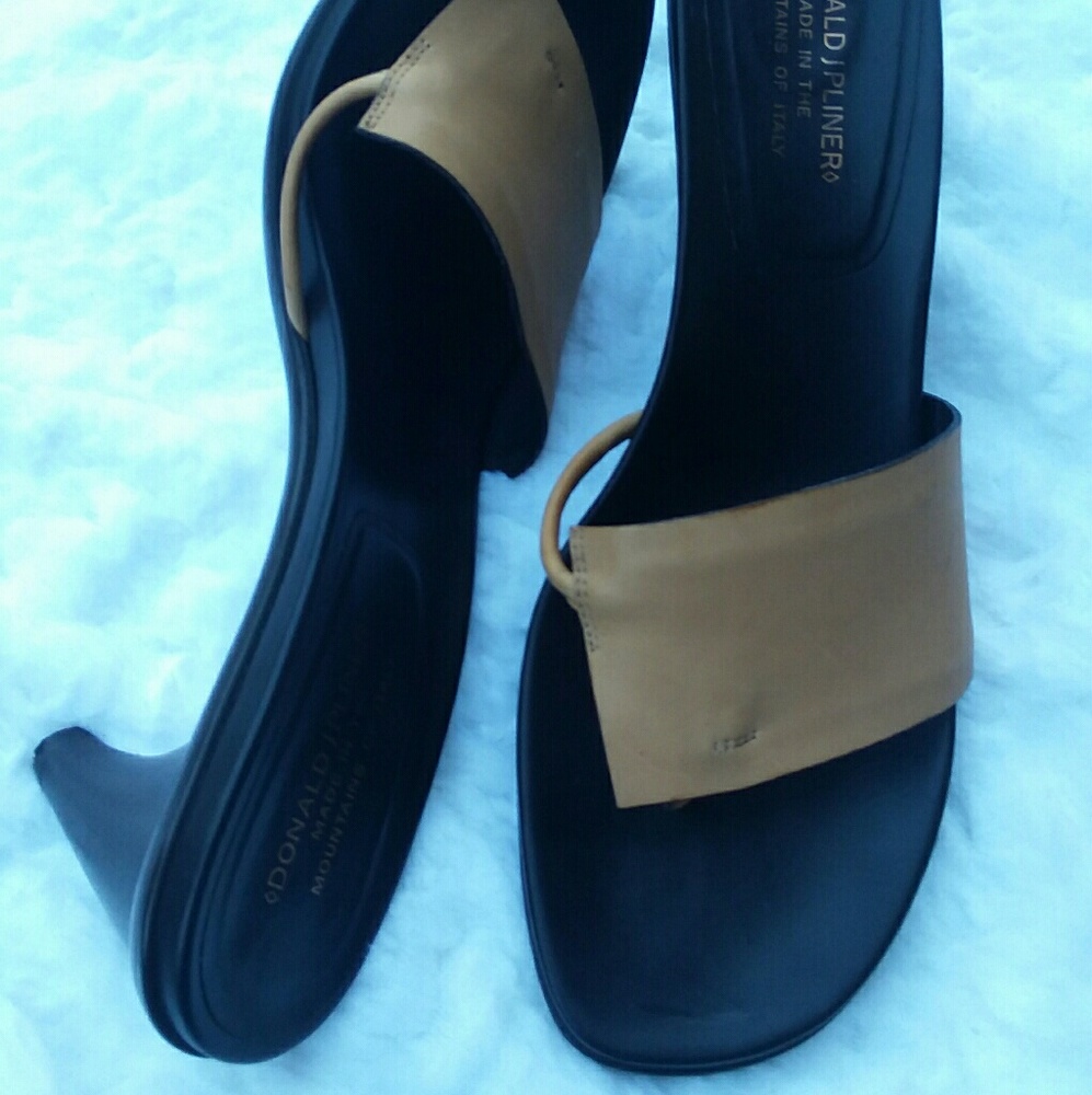 Donald J Pliner Tatum 2 Thong Heeled Sandals Sz 11 - Picture 4 of 8